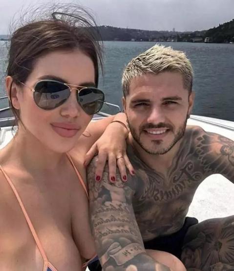 Icardi ve Wanda Naradan akıl karıştıran hamle Icardinin notuna kimse anlam veremedi