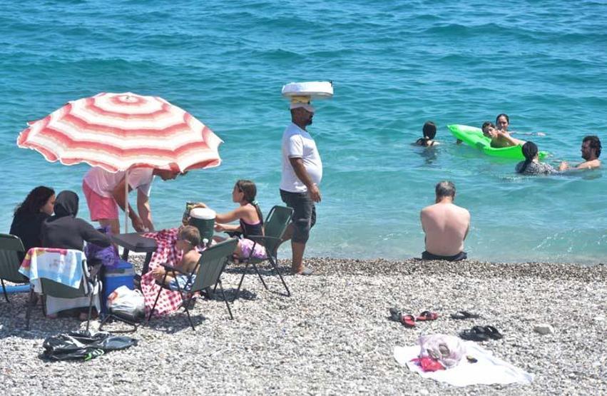Sıcak havada sokak lezzetlerinde seyyar tehlike: Midye dolma yerken bir kez daha düşünün