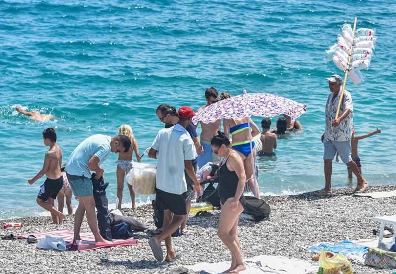 Sıcak havada sokak lezzetlerinde seyyar tehlike: Midye dolma yerken bir kez daha düşünün