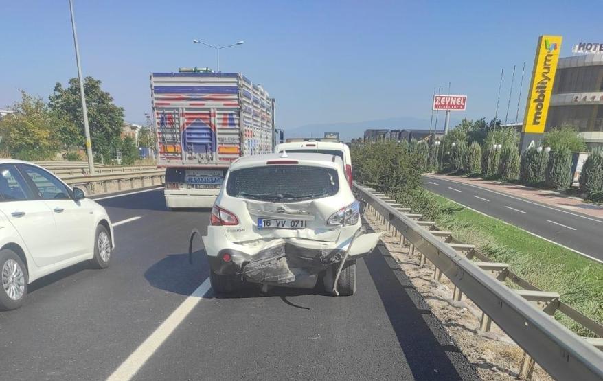Oyuncak bebeğini bir an olsun bırakmadı Bursada feci kaza