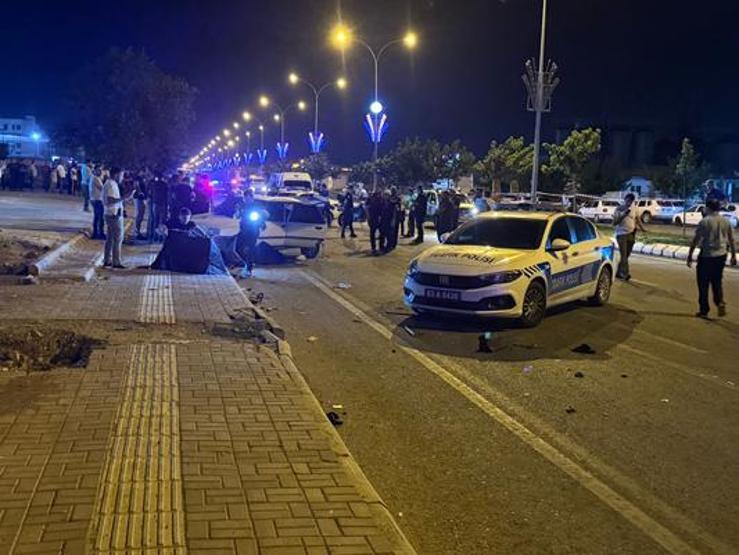 Son dakika haberi: Şanlıurfada otomobil yayalara çarptı Ölü ve yaralılar var
