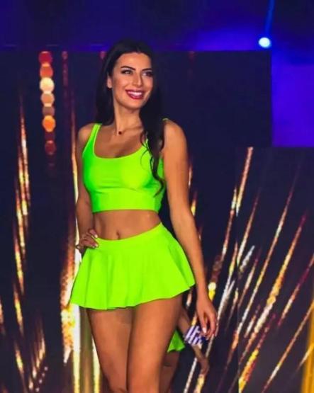 Bikinisi açılınca zor anlar yaşadı BAŞINA DERT OLDU