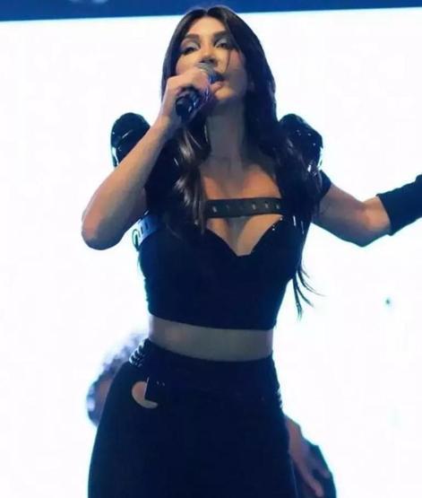Hande Yenerden Demet Akalın cevabı: Ergenlik dönemimiz bitti