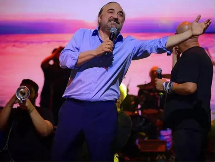 Volkan Konak kızı Derinle aynı sahnede