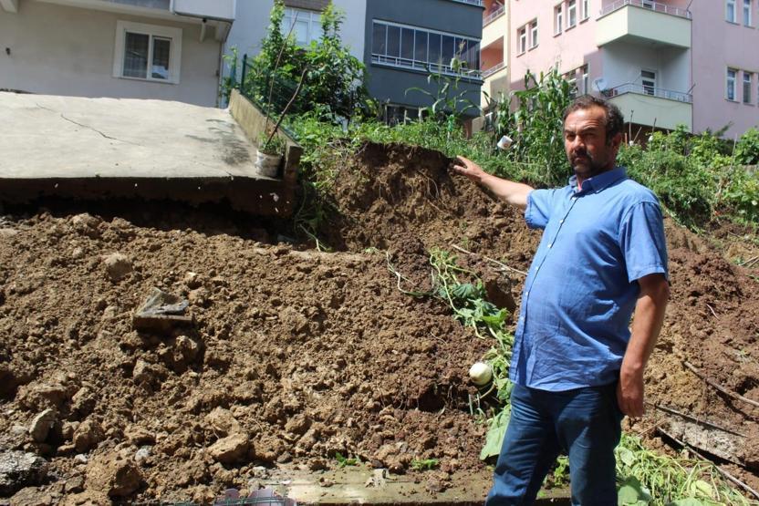 Orduda sağanak sonrası istinat duvarı çöktü