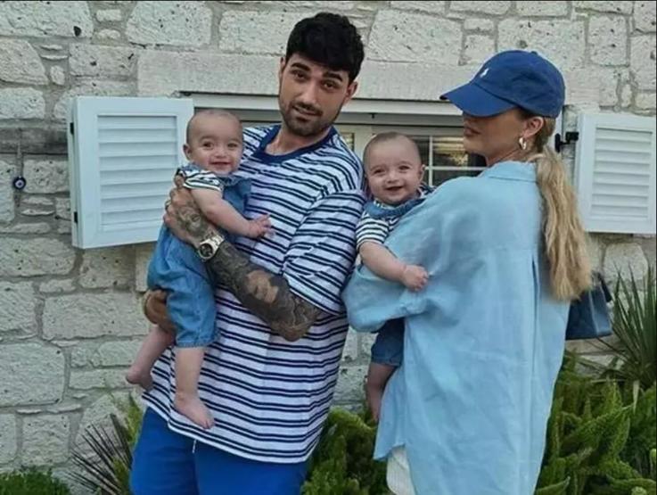 İdo Tatlıses ve Yasemin Şefkatli ikiz oğullarıyla birlikte tatil rotasını Bodruma çevirdi