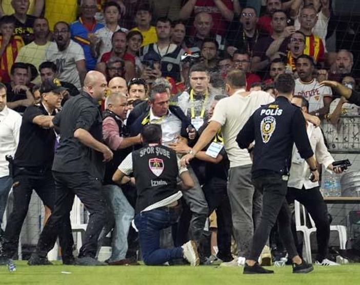 OLAYLI MAÇ | Fenerbahçe Başkanı Ali Koça saldırı
