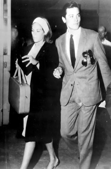 Fransız aktör Alain Delon hayatını kaybetti