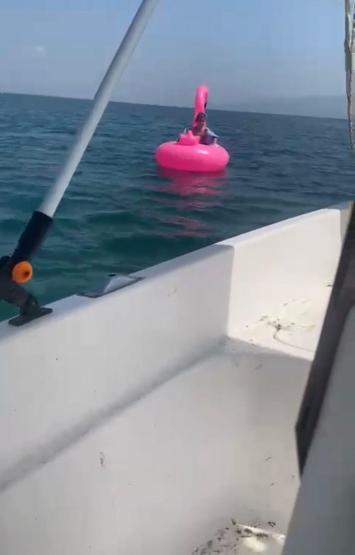7 yaşındaki çocuk, deniz simidiyle yüzerken 700 metre açığa sürüklendi