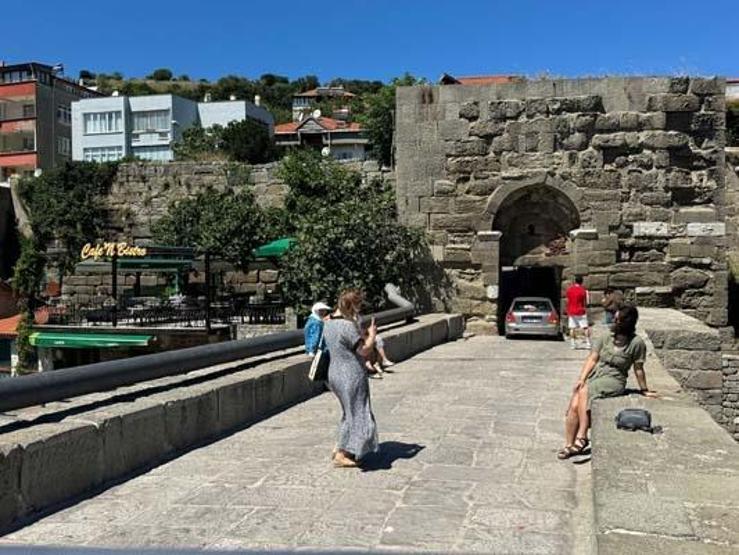 6 bin nüfuslu ilçeye 1,5 milyon turist