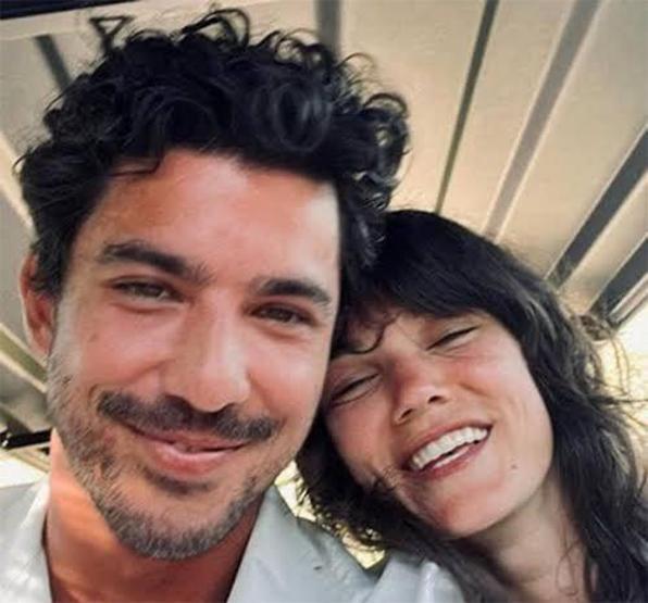 Bebek mi geliyor Evlilik hazırlığı yapan Pınar Deniz-Kaan Yıldırım çiftinden güzel haber