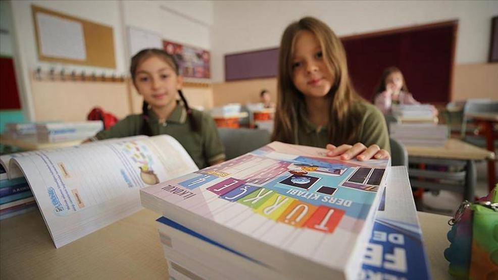 20 milyondan fazla öğrenci pazartesi ders başı yapacak