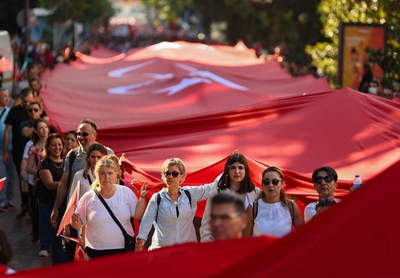 İzmirin Kurtuluşu mesajları ve sözleri...9 Eylül İzmirin Kurtuluşu ile ilgili mesajlar ve sözler