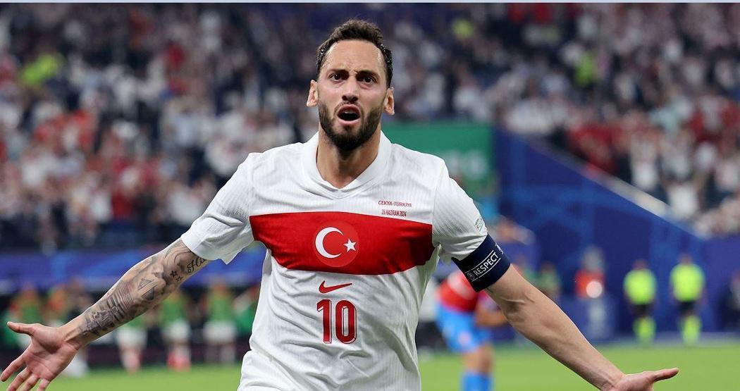 Hakan Çalhanoğlu’ndan Montella yorumu: Belki Türk hoca olmasını istiyorlar