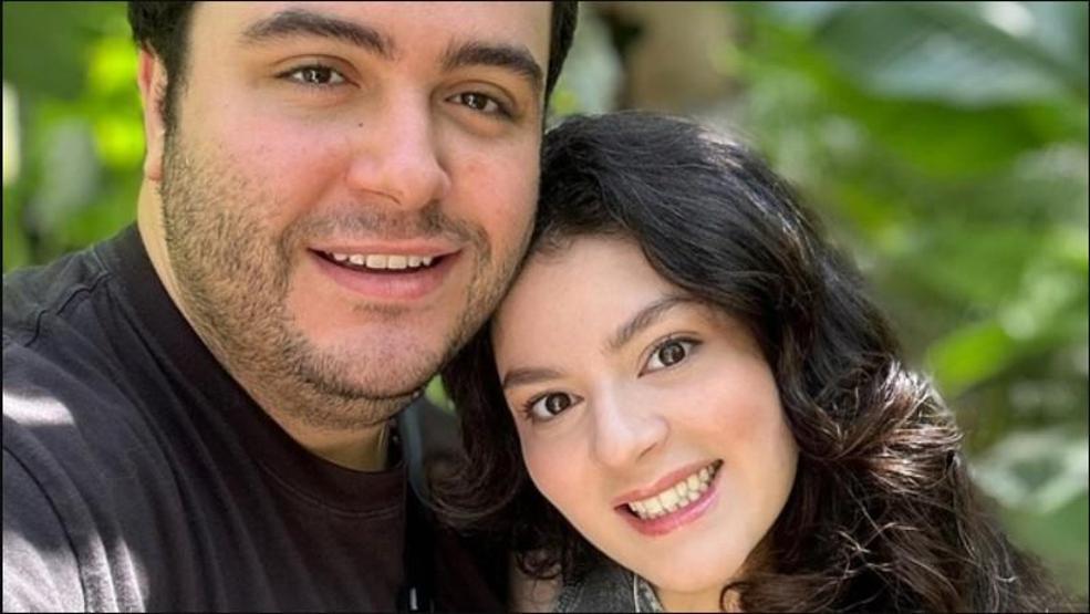 Lise aşkıyla evlenmişti... Ünlü oyuncu kız babası oluyor