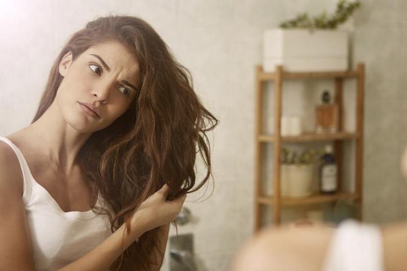 RAPUNZEL GİBİ SAÇLARIN SIRRI Saçlarınız kolay kırılıyorsa çözümü burada Şampuanın içine 2 damla eklemek yetiyor