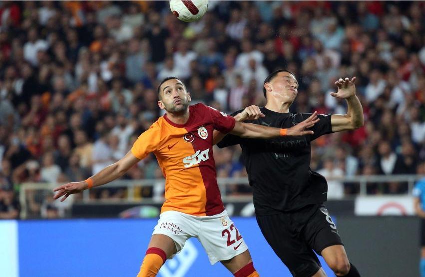 Hakim Ziyech, Süper Lige dönebilir Menajerinden istek...