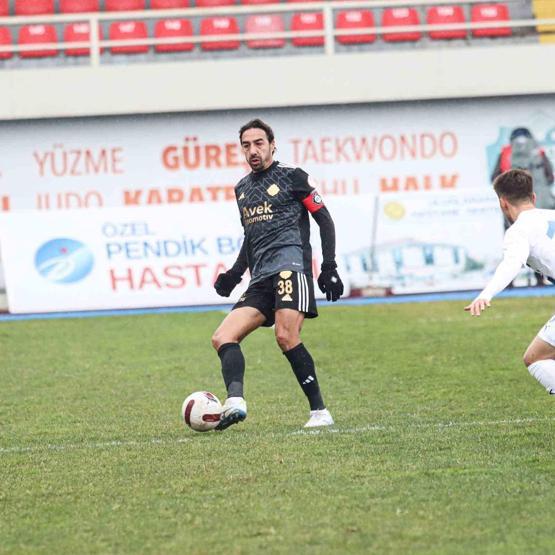 43 yaşındaki İbrahim Öztürk futbolu bırakma kararı aldı