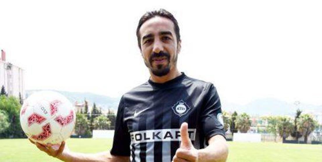 43 yaşındaki İbrahim Öztürk futbolu bırakma kararı aldı