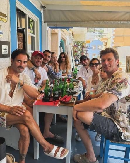 ÜNLÜ İSİMLER TATİLDE Kıvanç Tatlıtuğ, Özge Özpirinçci, Birkan Sokullu beğeni topladı