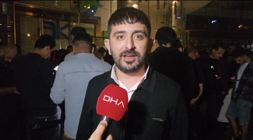 iPhone için geldiler: Geceden kuyruğa girdiler Her sene aynı sıra
