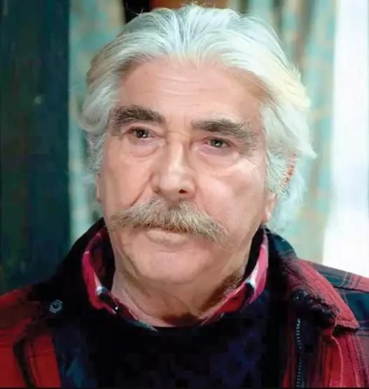 Erdal Özyağcıların estetik isyanı