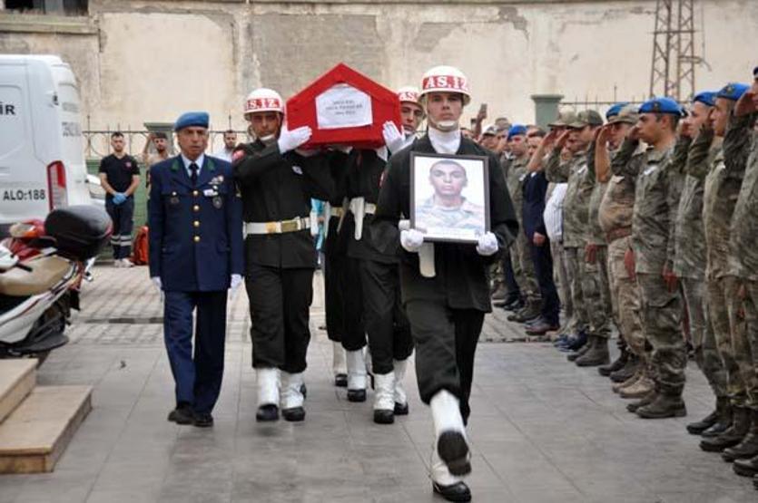 Rahatsızlanıp hayatını kaybeden er, Hatayda toprağa verildi