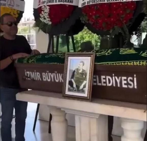 Metin Arolatın cenazesi İzmirde gözyaşlarıyla uğurlandı