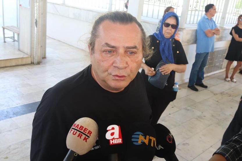 Metin Arolatın cenazesi İzmirde gözyaşlarıyla uğurlandı