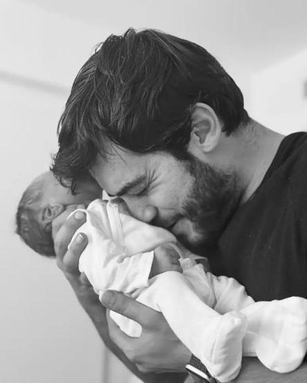 Dilan Telkök ile Berkay Hardalın oğlu dünyaya geldi