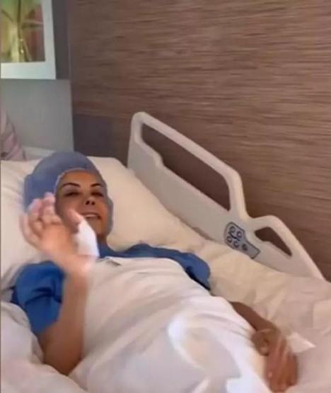 Tanyeli hastane odasından paylaştı İnsan ağlamaktan korkar mı