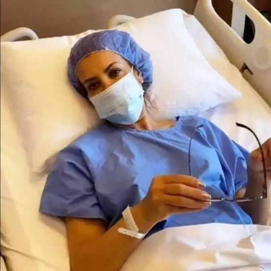 Tanyeli hastane odasından paylaştı İnsan ağlamaktan korkar mı
