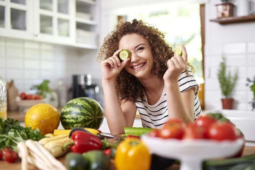 Şahin gibi keskin gözlerin sırrı bu 24 besinde A ve B2 vitaminlerini içeriyor, gözleri kuvvetlendiriyor