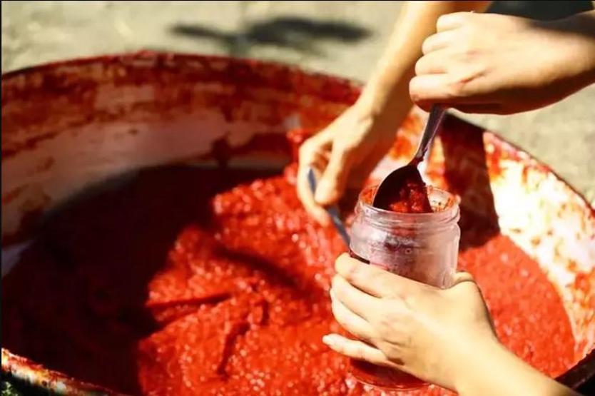 Uzmanı uyardı: Salçalı yemeklere sakın eklemeyin