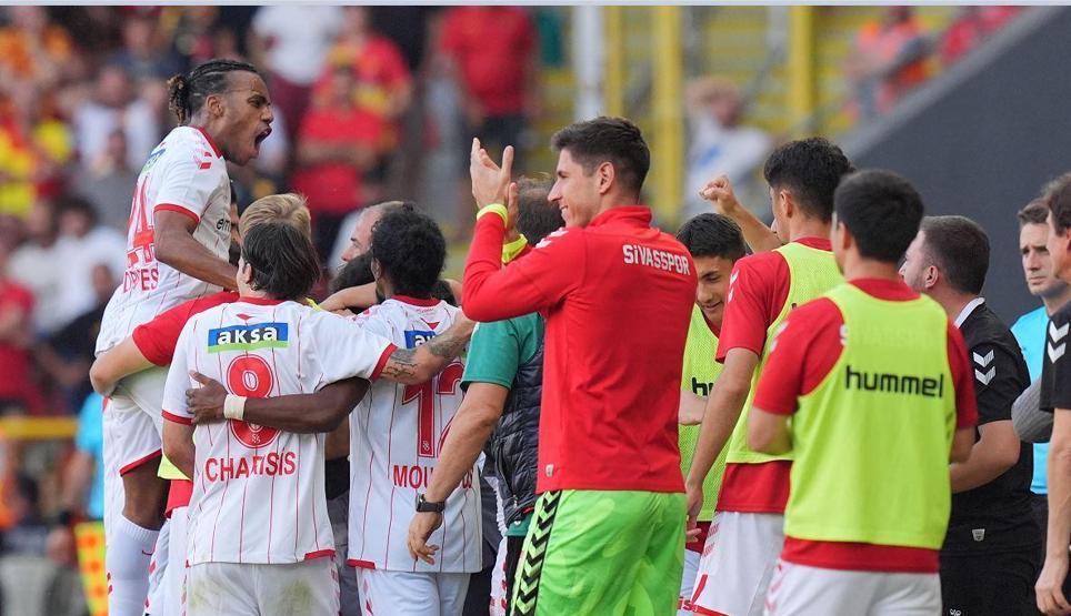 Göztepe, yıldız golcüsüyle kazandı