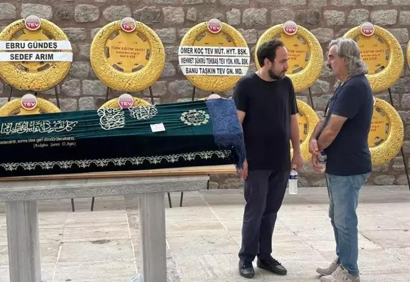 Mazhar Alanson kızını gözyaşlarıyla uğurladı
