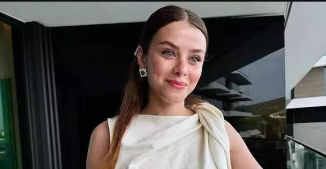 Güzelliğine yorum ve beğeni yağdı İlayda Alişandan dikkat çeken pozlar