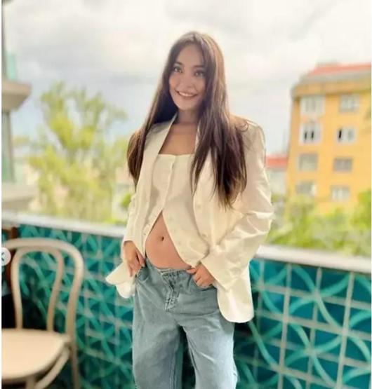Zeynep Tuğçe Bayattan yeni hamilelik pozları