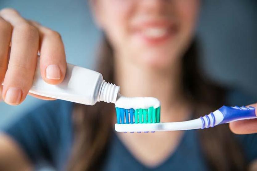 Bilim insanlarından şoke eden çalışma Diş fırçaları ve duş başlıklarındaki virüsler ölümcül bakterilerin çaresi mi İşte o araştırma