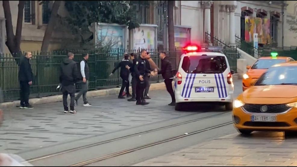 İstiklal Caddesi’ndeki kavgaya polisten anlık müdahale