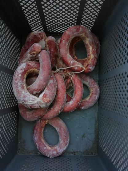 Manisada bozuk ürün baskını Ele geçirilmeseydi insanlara yedirecektiler... Hepsi imha edildi...