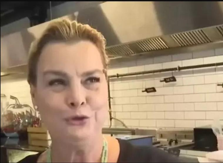 Yeşilçamın efsanelerinden biri YILLARA MEYDAN OKUYOR Oto sanayide restoran açmıştı Hayranları akın ediyor