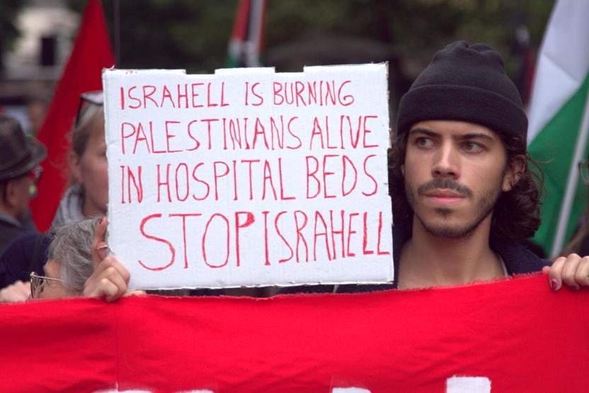 İtalyada, İsrail maçı öncesi Filistine destek yürüşüyü