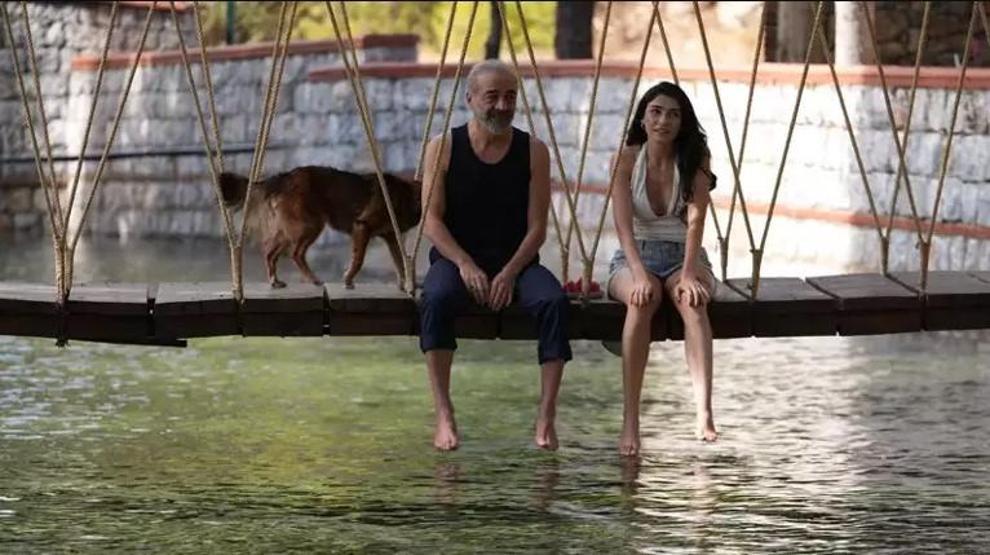 İnci Taneleri için geri sayım Dilber Azem’e Deme şarkısıyla seslendi