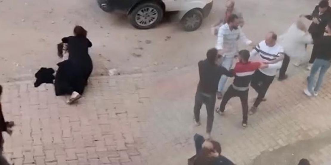 Elazığdan ilginç anlar Bir köşede kadınlar diğer köşede erkekler kavga etti