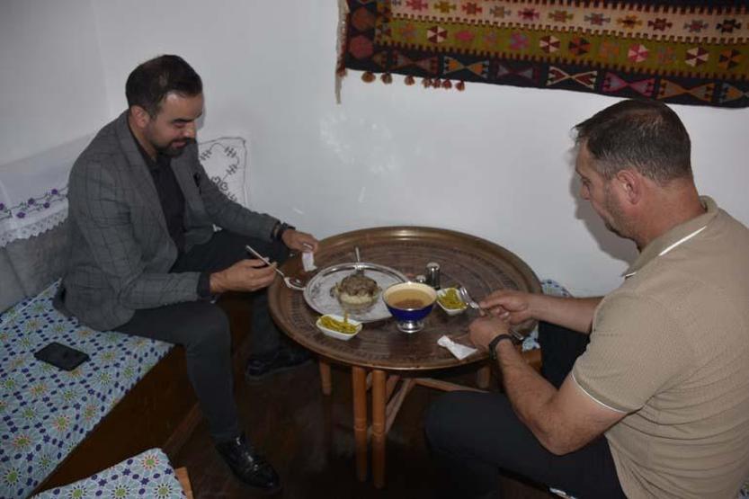 Sivasın 800 yıllık geleneksel lezzeti Yapımı zahmetli, tadına doyulmuyor... Yörenin en meşhur yemeği Divriği Pilavına yoğun ilgi
