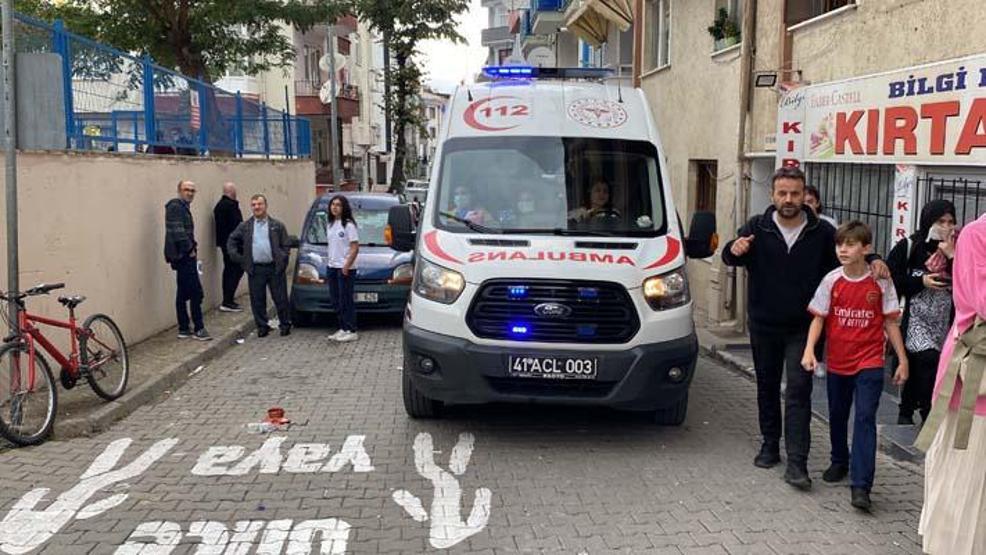Okulda panik Özel kıyafetli ekipler olay yerinde 3 kişi hastanelik oldu...