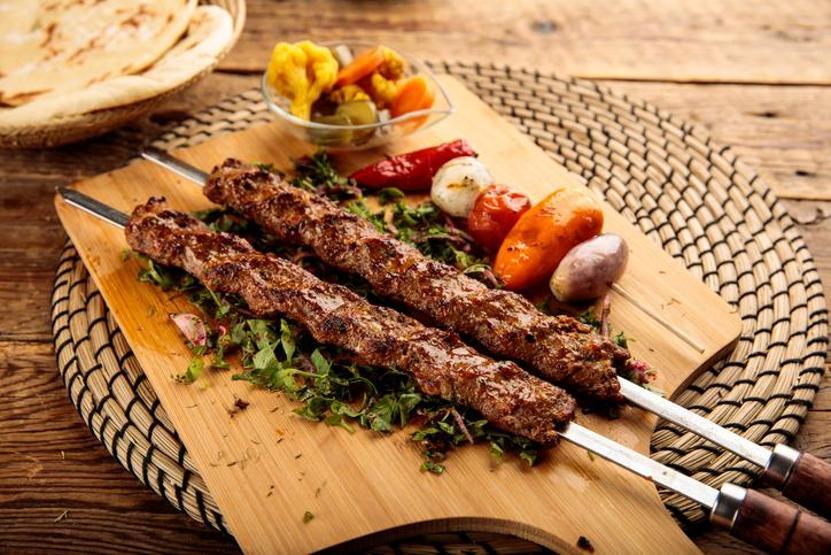MASTERCHEF YARIŞMACILARI ELİNİZE SU DÖKEMEYECEK Guinness Rekorlar Kitabı’na giren meşhur lezzet Adana kebabı tarifi ve püf noktaları