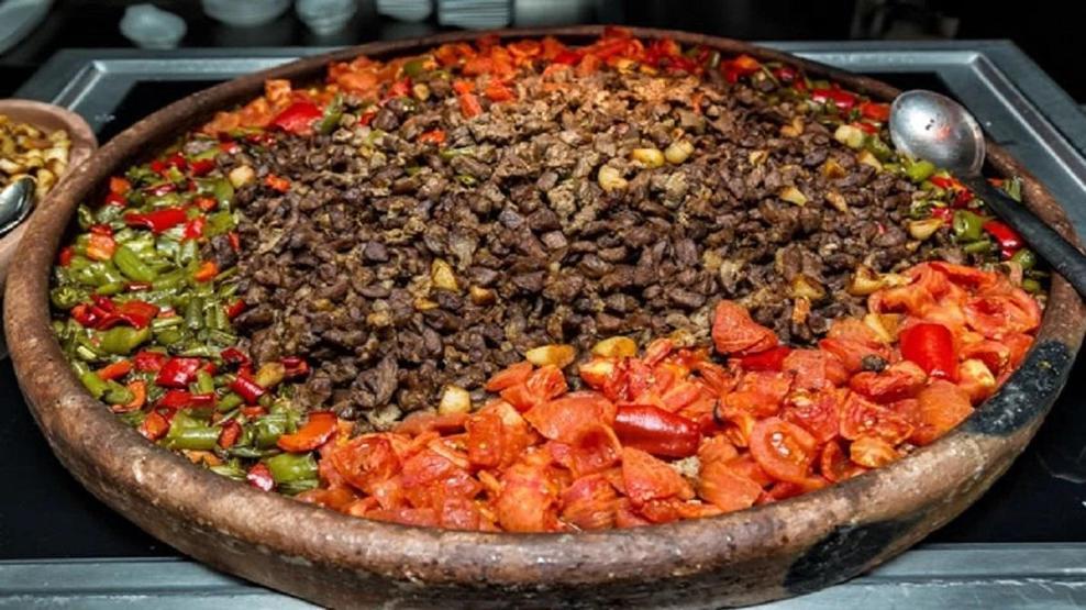 MasterChef yarışmacılarına taş çıkartın Kokusunu alan komşularınız kapınıza dayanacak İşte Eli Böğründe tarifi ve püf noktaları...