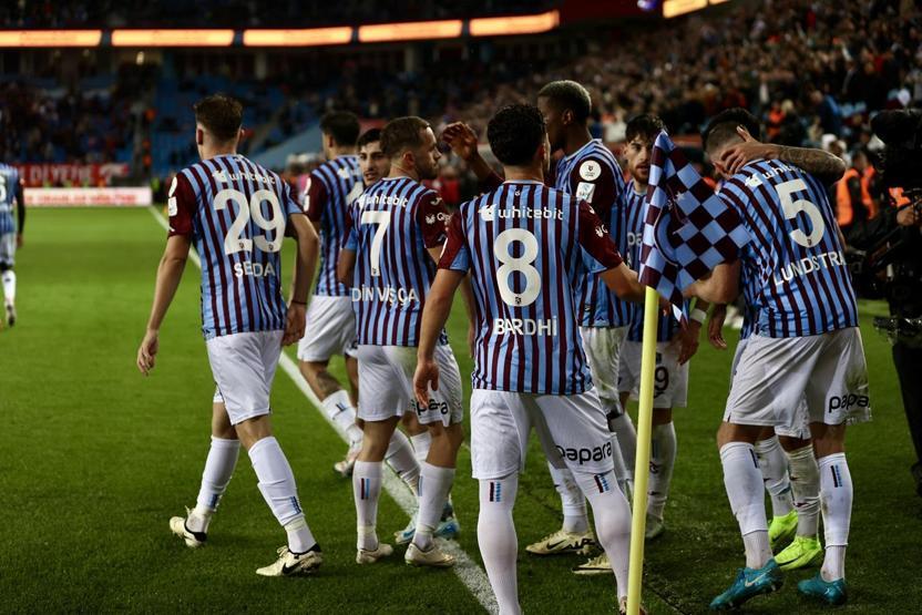 Trabzonsporda son dakikada gelen golle yüzler güldü